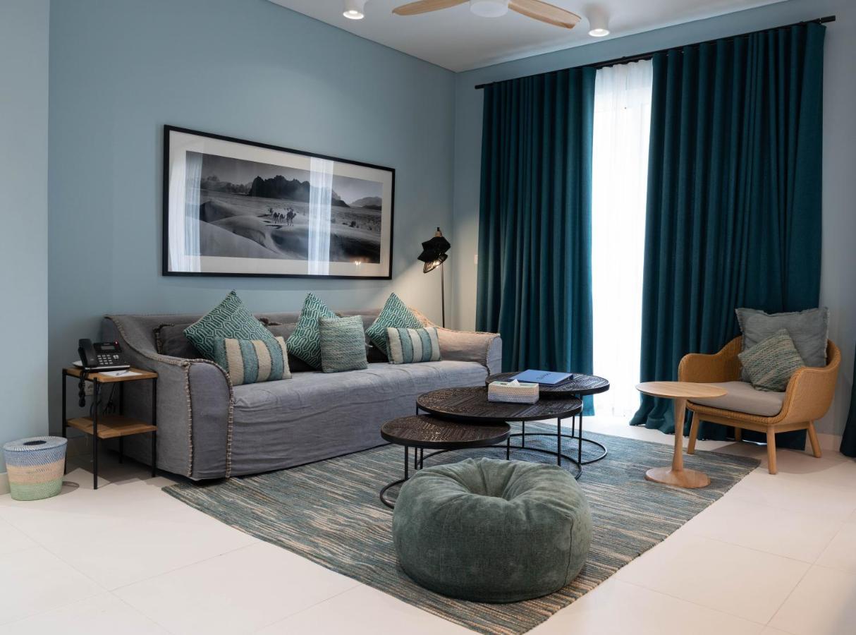 Cloud 7 Residences Ayla Акаба Экстерьер фото A living room